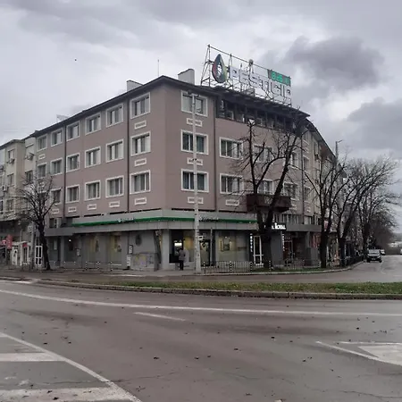 роял 3* Shumen