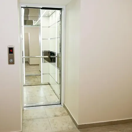 роял Hotel Shumen